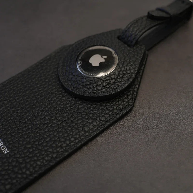 the close-up of the airtag slot for the luggage tag