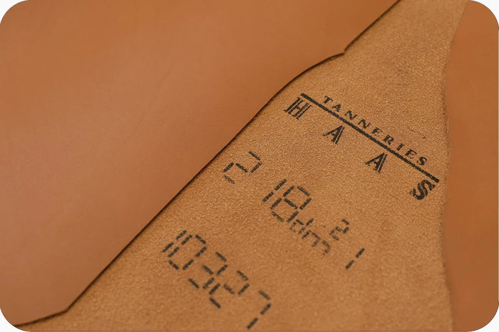 Premium france calfskin zermatt,it is hypo-allergenic, sweat-resistant, and maintains an incredibly soft contact against the skin. Ideal for luxury lining leather for watch straps and high-end accessories.- Hiram Beron manufacturer Leather Sourcing